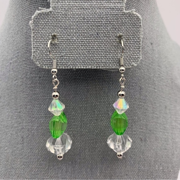 Set of Two NWOT Green Apple and Clear Long Beaded Dangle Earrings - Picture 3 of 5